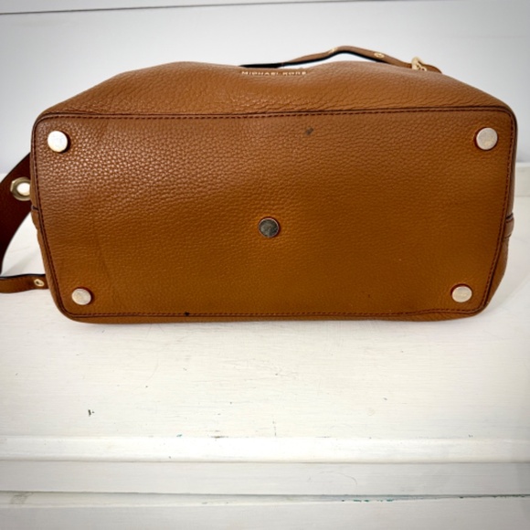 Michael Kors Brooklyn Leather Tassel Grommet Satchel Tote Bag Purse in Acorn - Picture 9 of 16